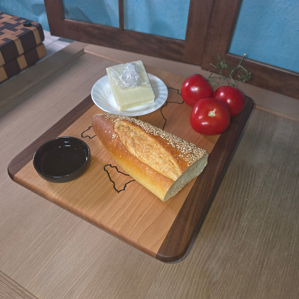Charcuterie with Italy Inlay - Maple/Walnut