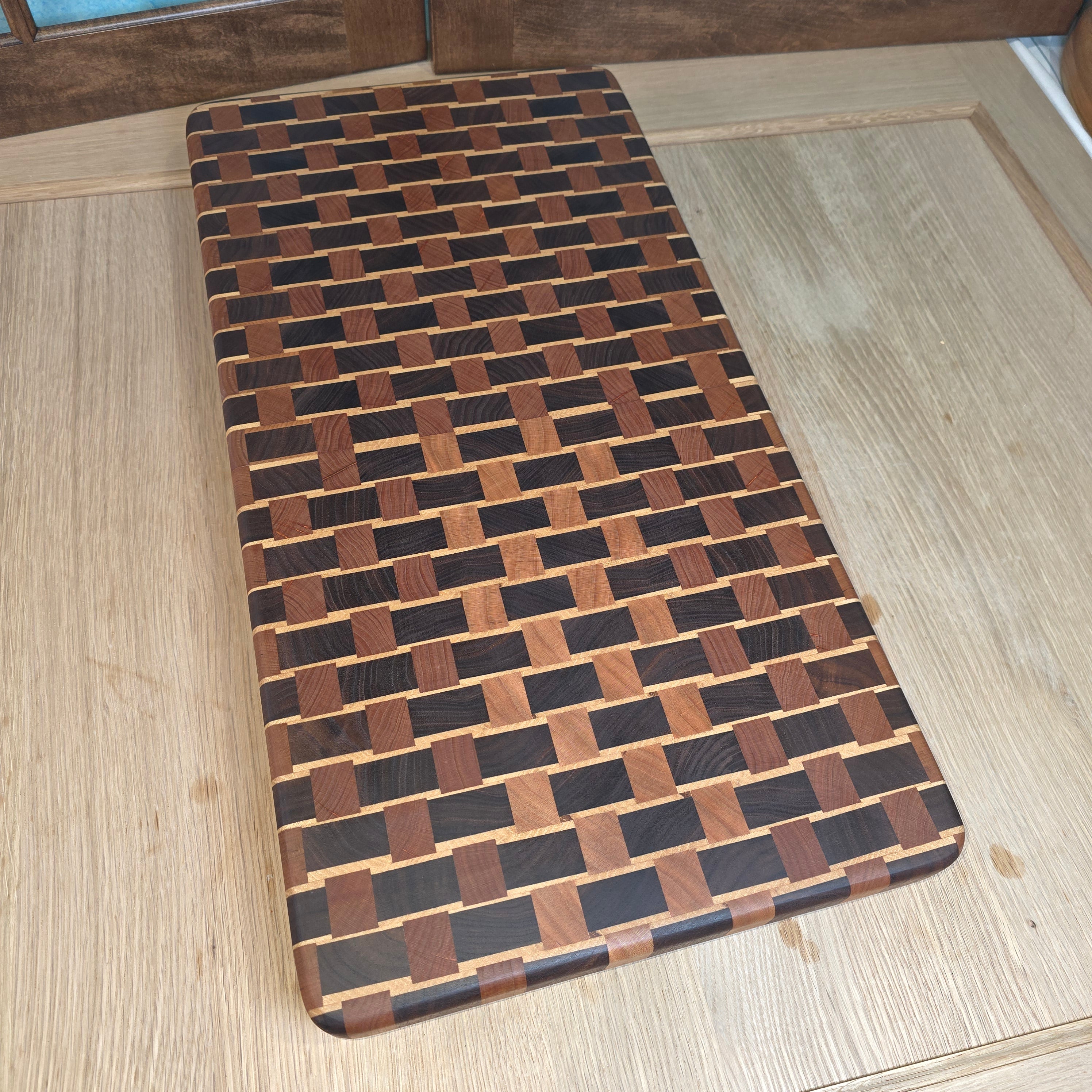 End-Grain Cutting Board - Weave Pattern