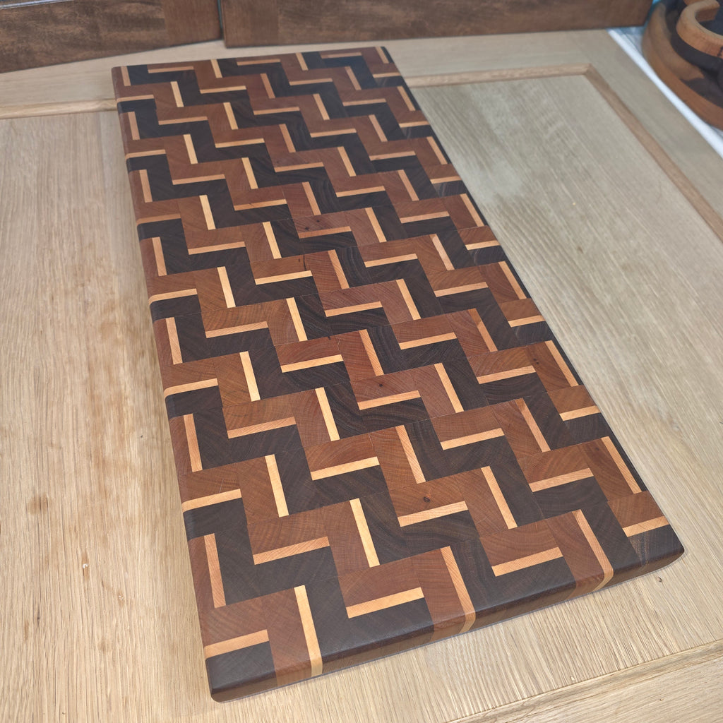 End-Grain Cutting Board - Zig Zag Shadow Pattern