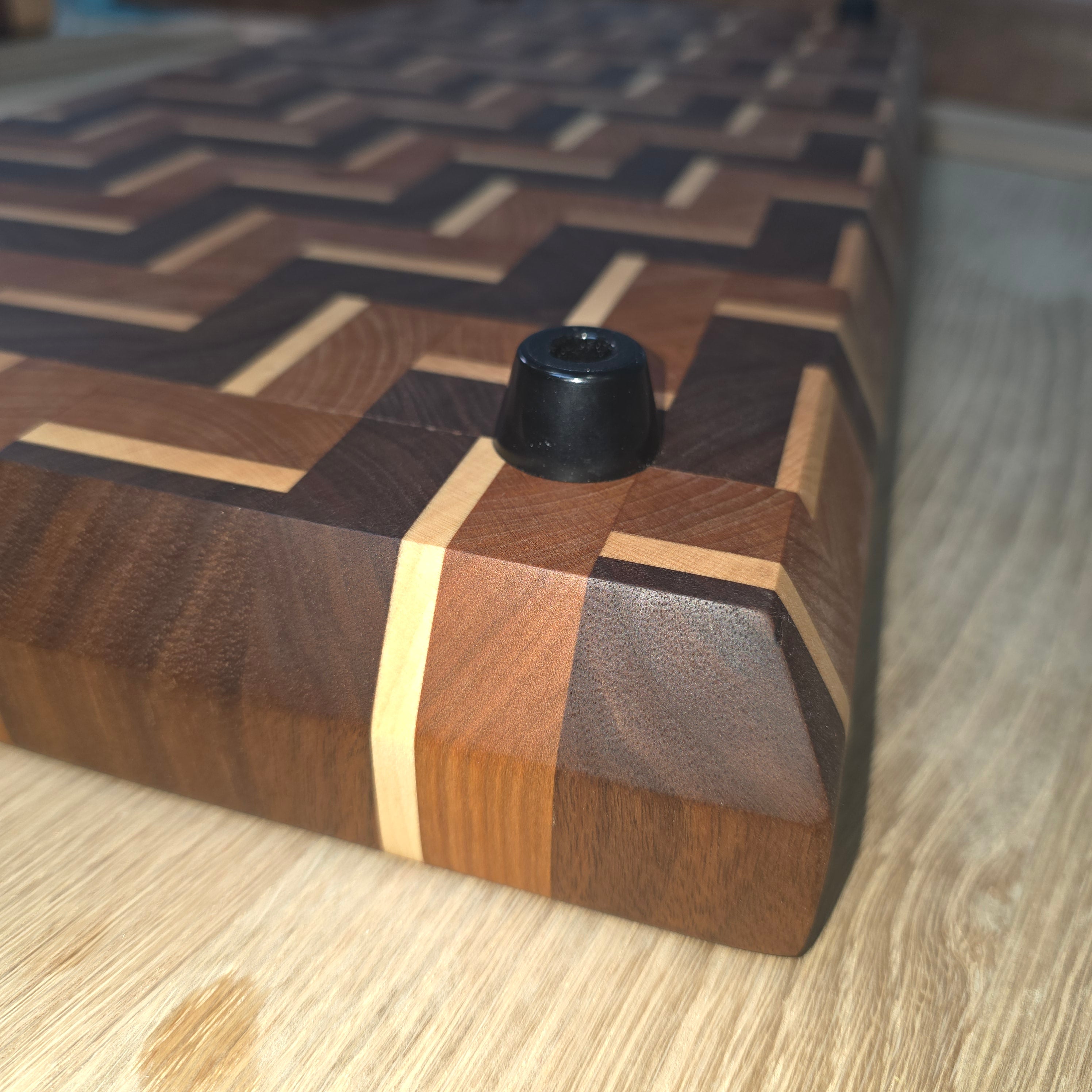 End-Grain Cutting Board - Zig Zag Shadow Pattern