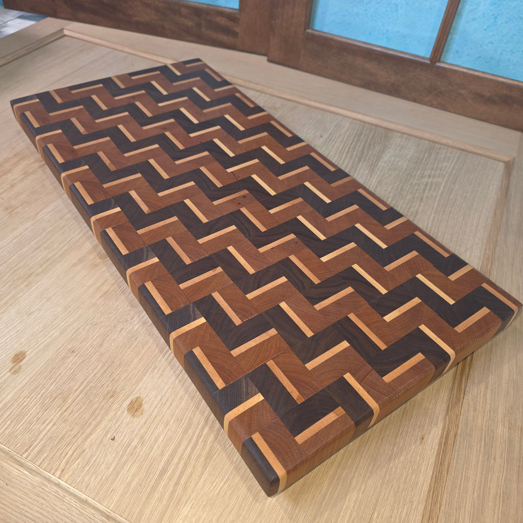 End-Grain Cutting Board - Zig Zag Shadow Pattern