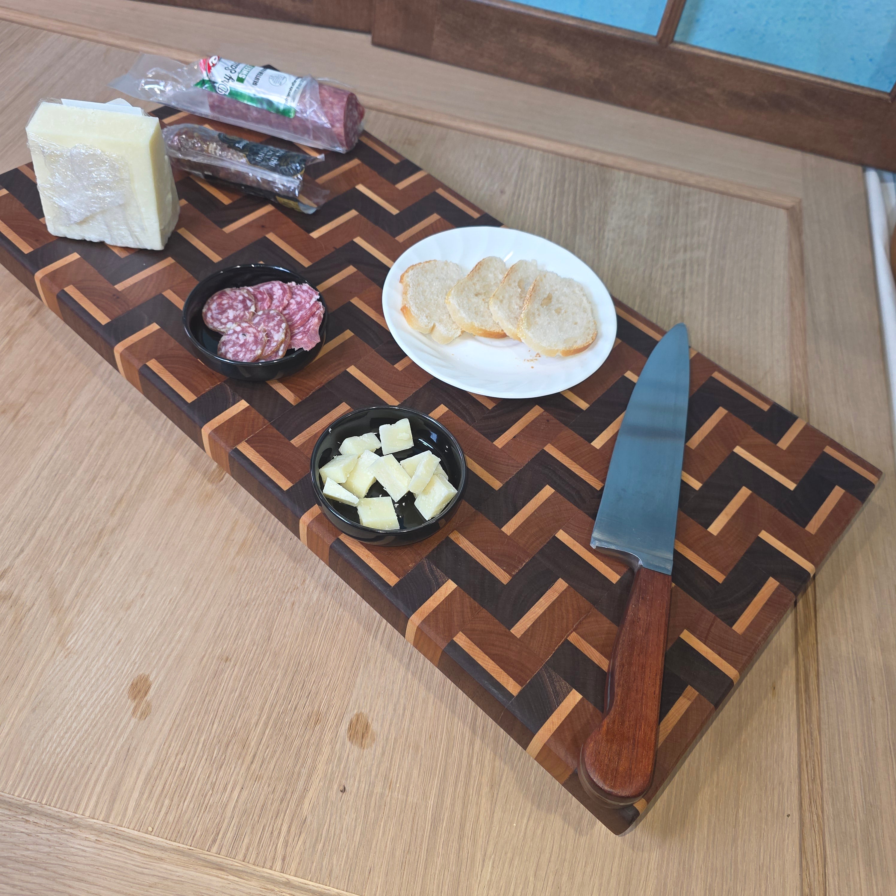 End-Grain Cutting Board - Zig Zag Shadow Pattern