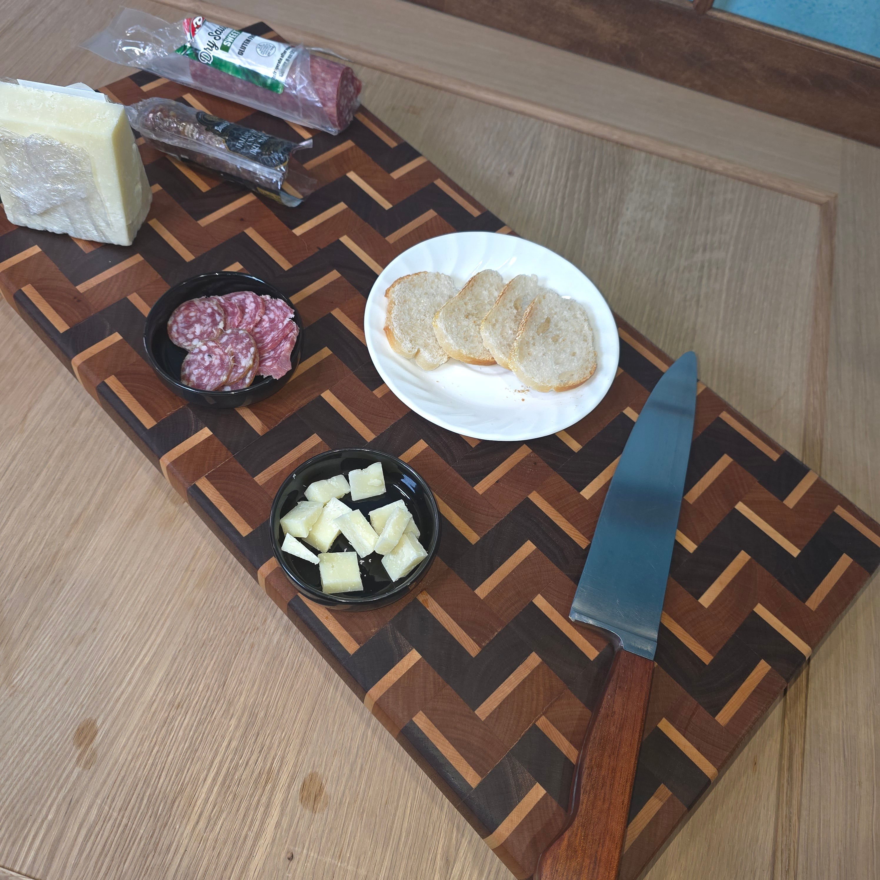 End-Grain Cutting Board - Zig Zag Shadow Pattern